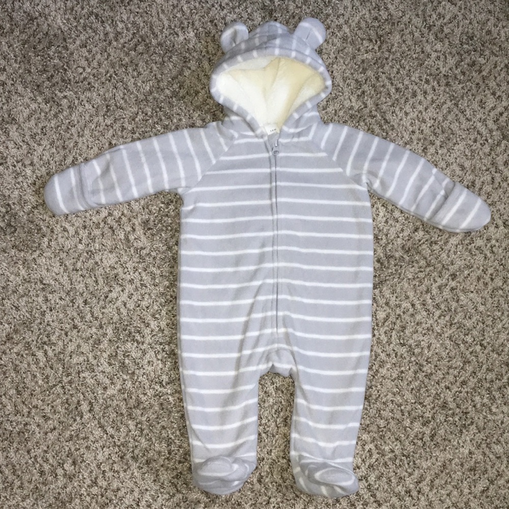 Old Navy Gray Stripe Bear Fleece